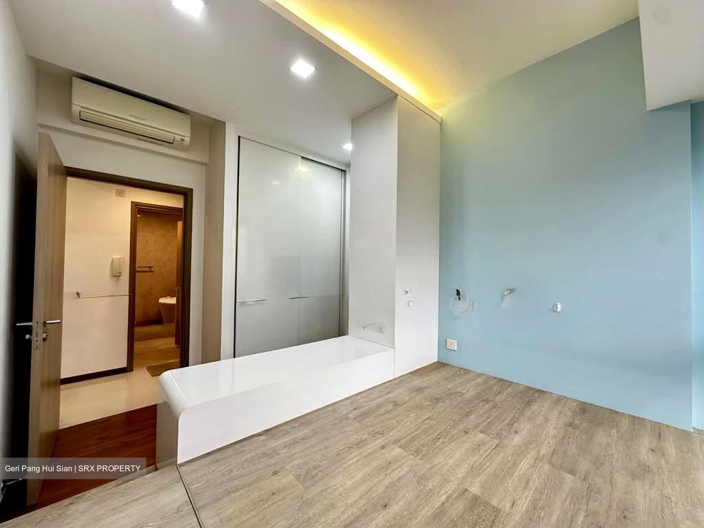 Waterfront Gold (D16), Condominium #566572271